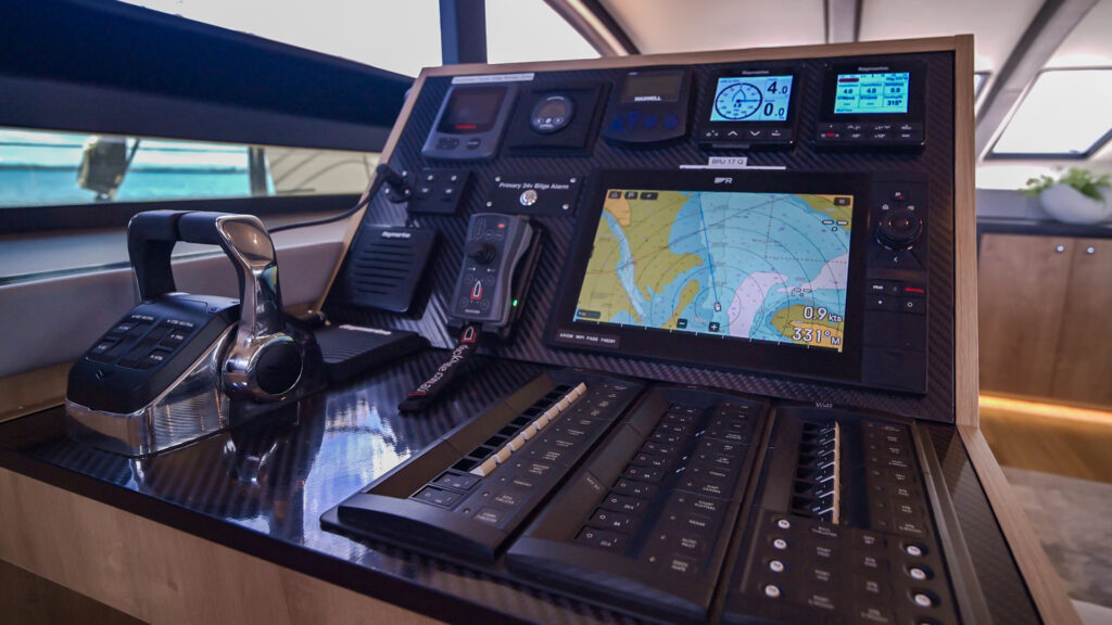 Bloomfield 72 Bluewater Cruiser — image 26