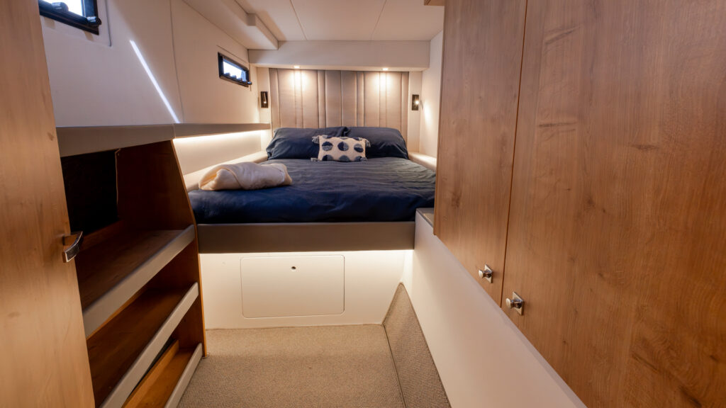 Bloomfield 72 Bluewater Cruiser — image 8