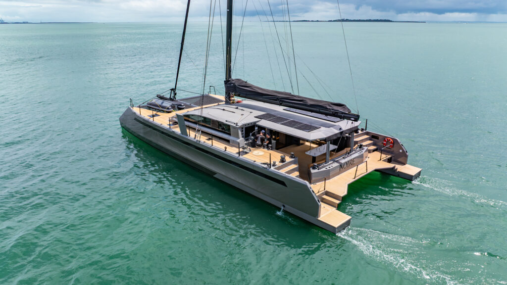 Bloomfield 72 Bluewater Cruiser — image 3