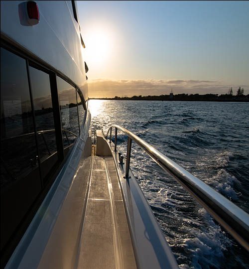 Maritimo M64 sunrise 1